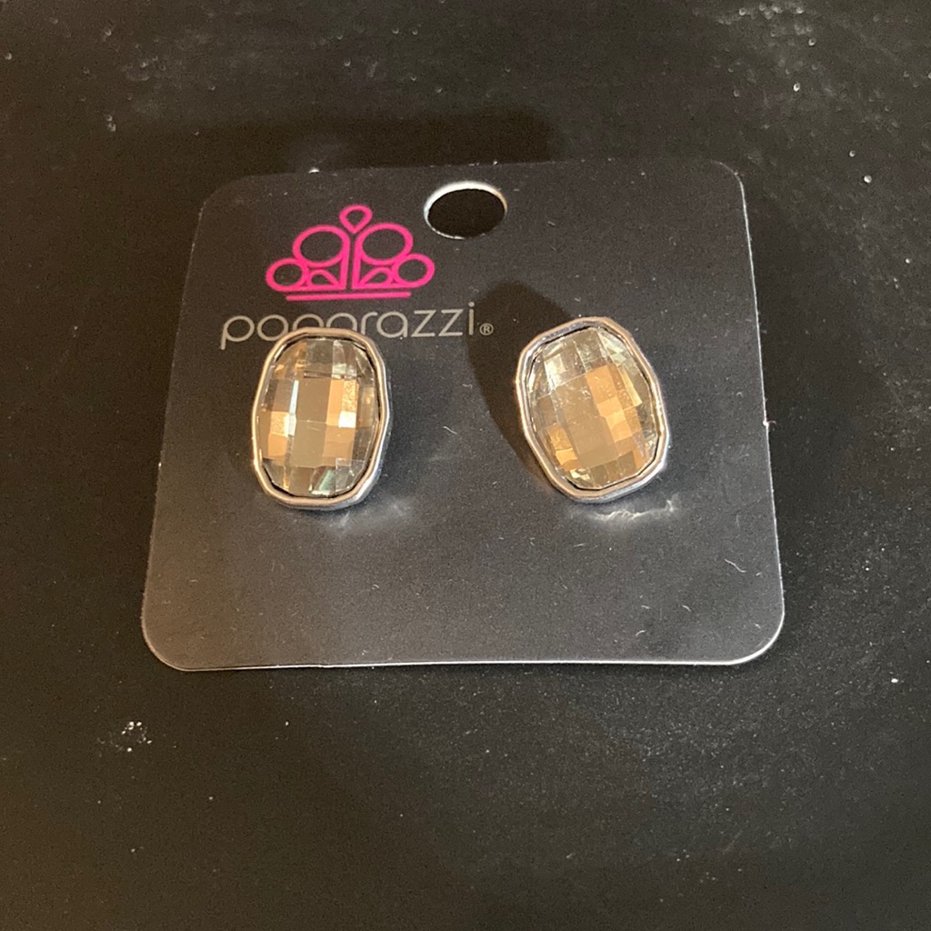 Earrings 5$